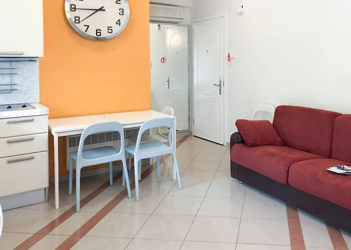 Cozy Near The Apartamento Nea Iraklitsa